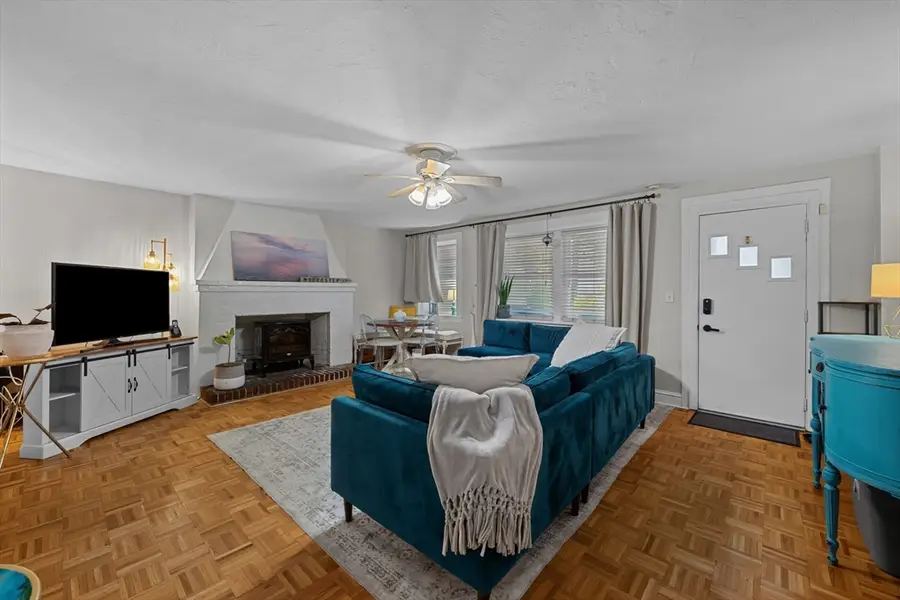 36 Elm St #B, Worcester, MA 01609 - #2
