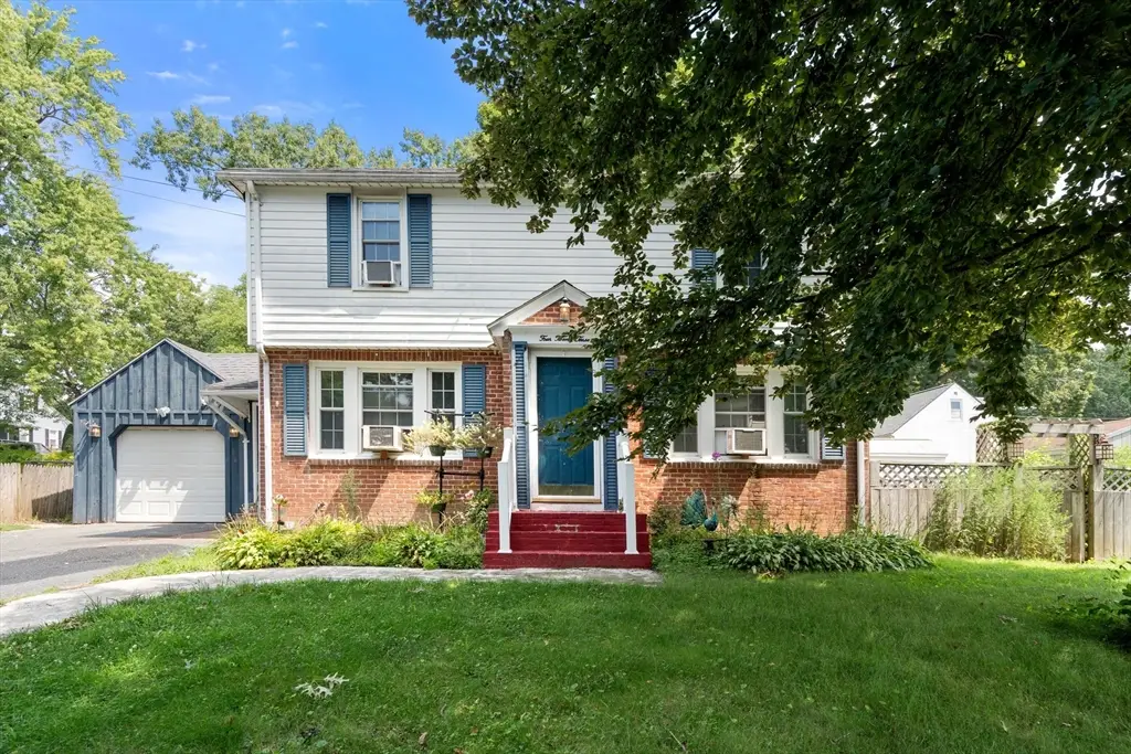 423 Tiffany St, Springfield, MA 01108 - #1