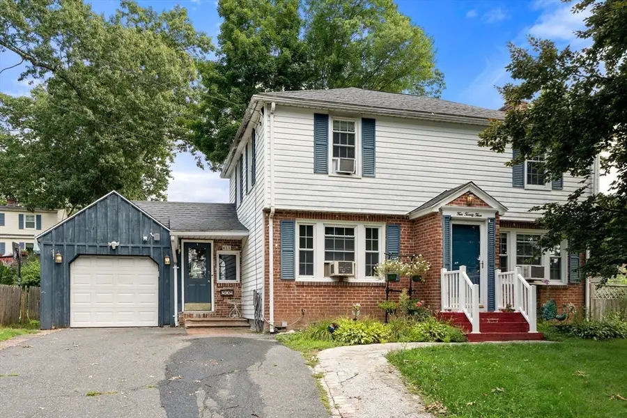 423 Tiffany St, Springfield, MA 01108 - #3