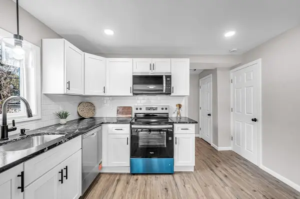 196 Massasoit St, Springfield, MA 01107