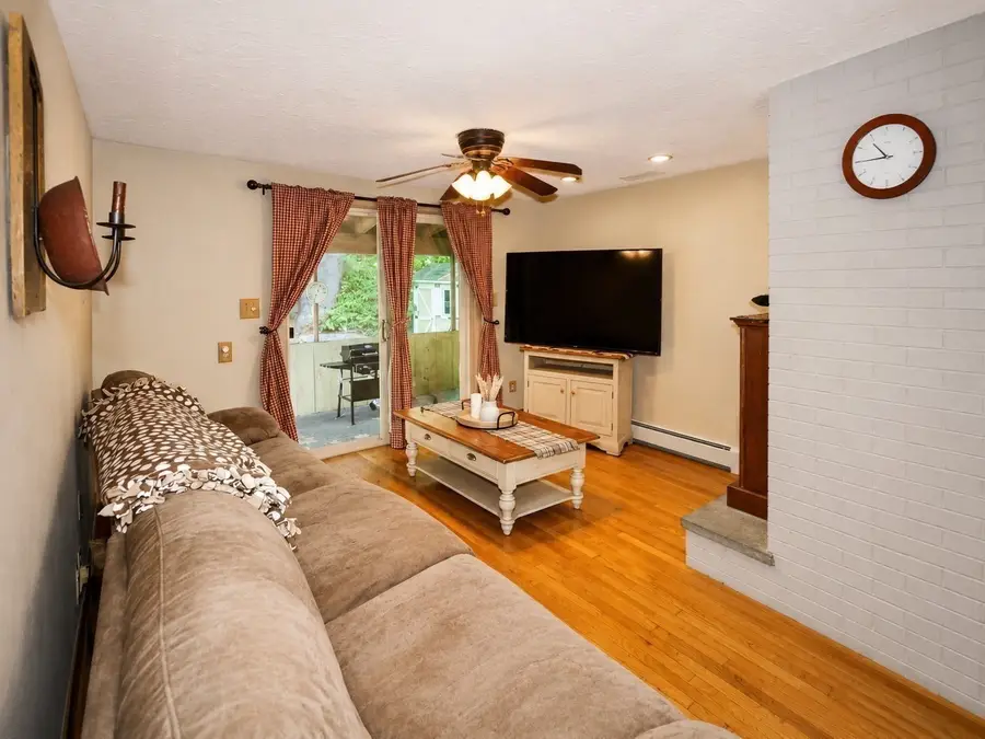 137 Wilson St, Spencer, MA 01562 - #3