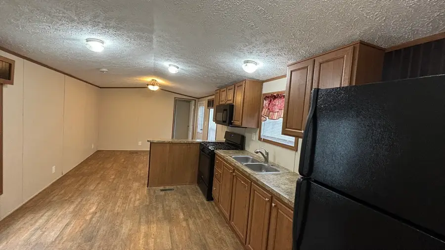 557 Southwest Cutoff #14, Worcester, MA 01607 - #2
