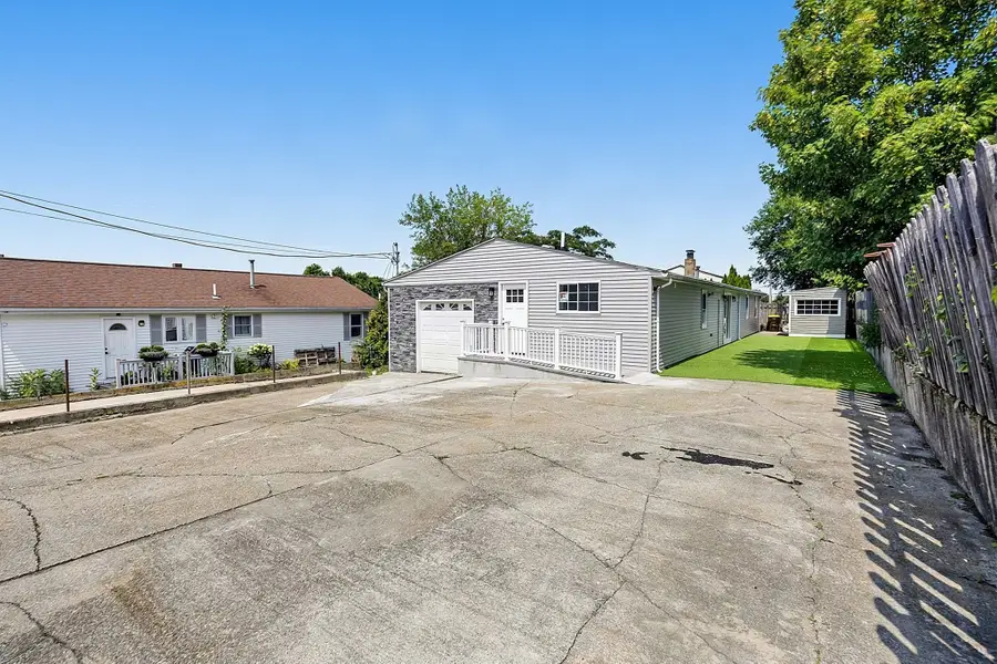 24 Emerson St, Fall River, MA 02720 - #2