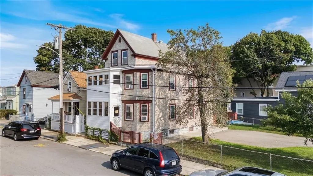 14 Atkinson St, Lawrence, MA 01843 - #1