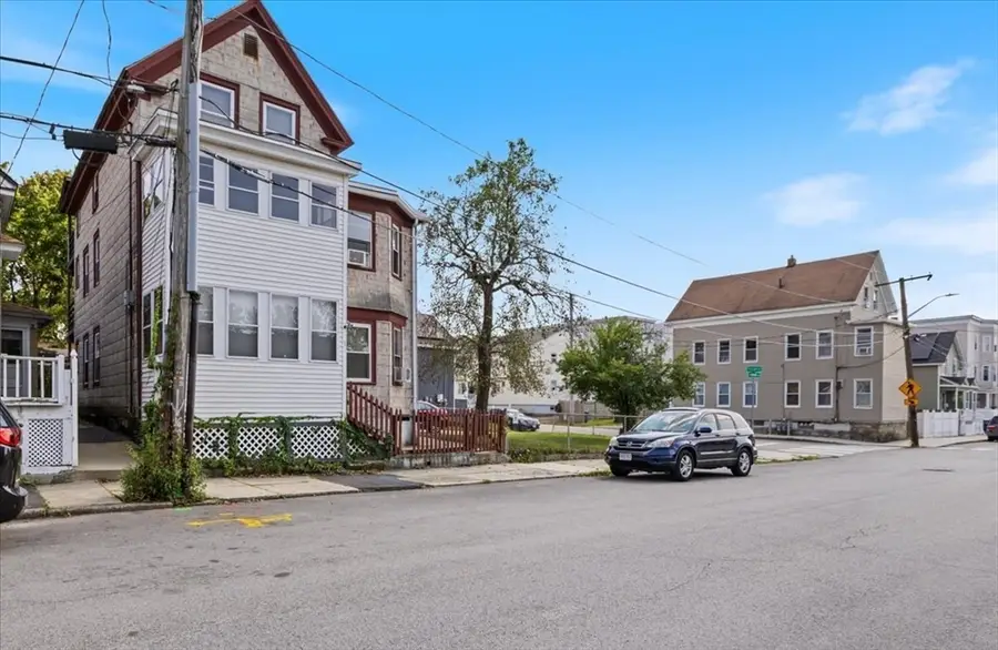 14 Atkinson St, Lawrence, MA 01843 - #3