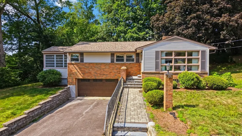 19 Daley Ave, Methuen, MA 01844 - #1