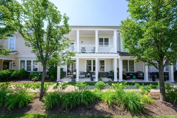 134 Whitaker Ln #134, Hingham, MA 02043