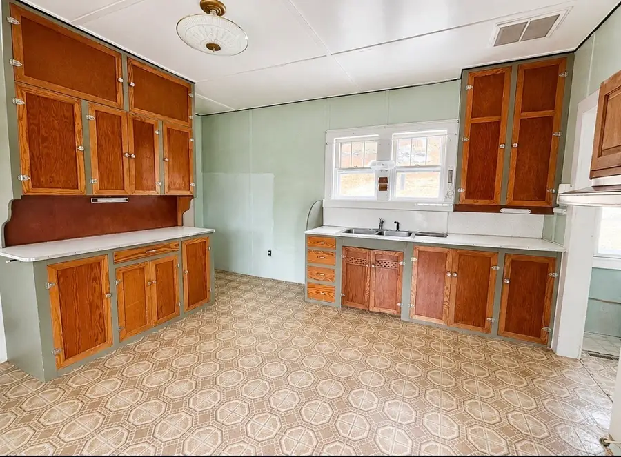 6 Snow Rd, Cummington, MA 01026 - #3