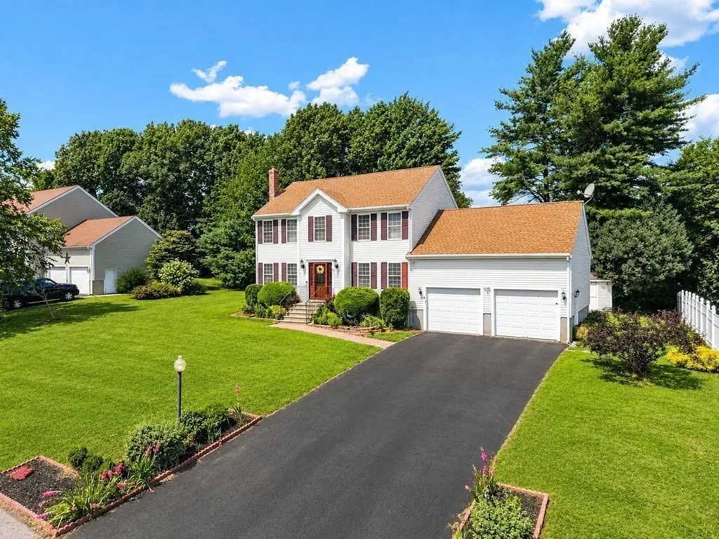 35 Meeshawn Ave, East Taunton, MA 02718 - #1