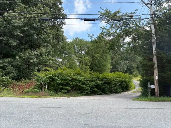 756 R Berkley St, Berkley, MA 02779