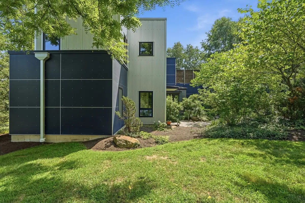 108 Grove St #B, Northampton, MA 01060 - #1