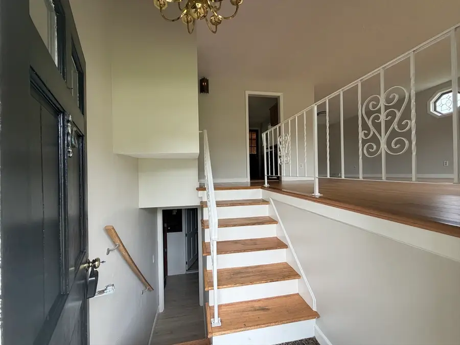 688 Plymouth St, Bridgewater, MA 02324 - #2