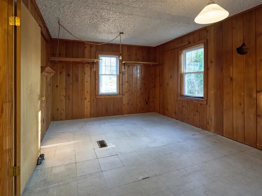 25 Stoneham Rd, Worcester, MA 01604 - #3
