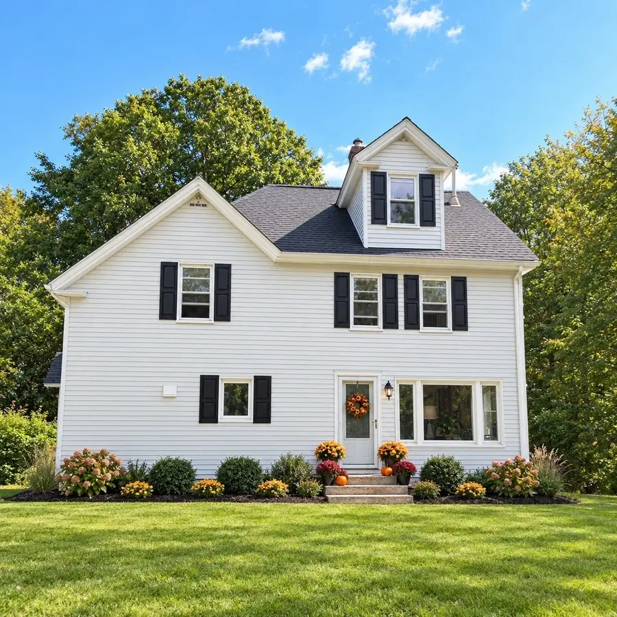 169 Quinapoxet St, Holden, MA 01522 - #3