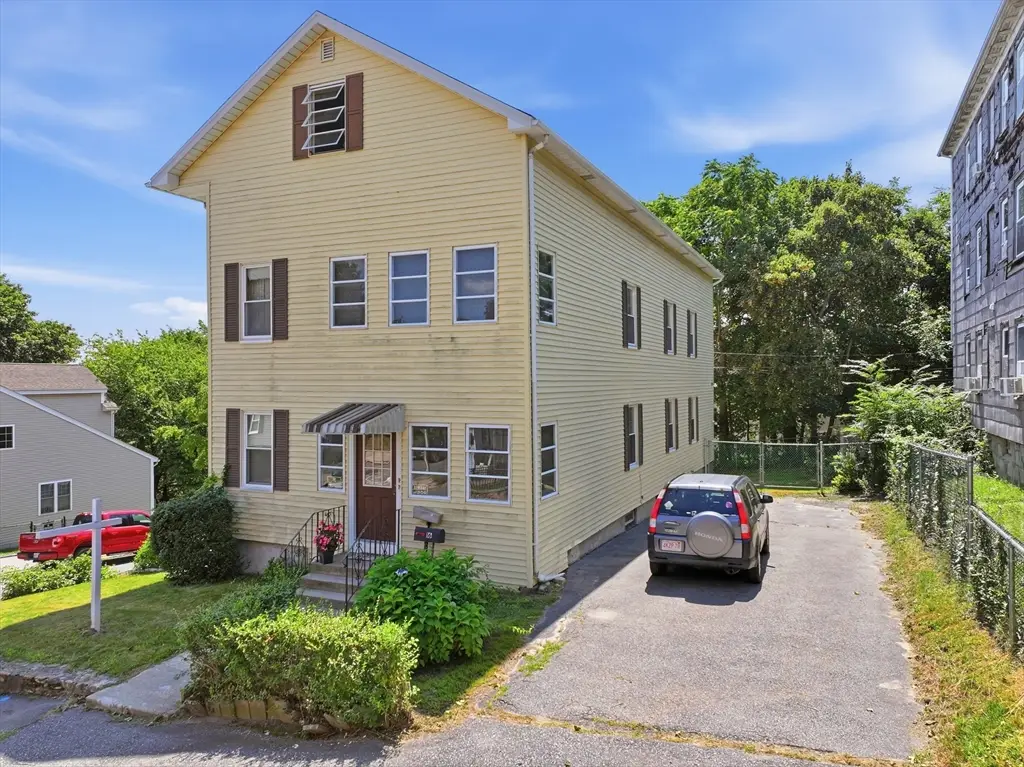 16 Dartmouth St, Worcester, MA 01604 - #1