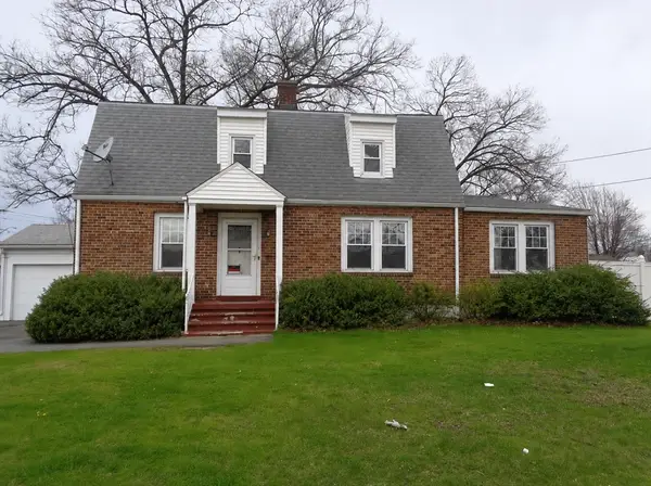 14 Detroit St, Springfield, MA 01104