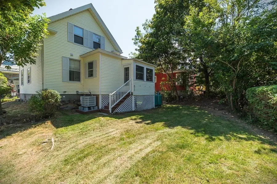40 Broadway, Rockport, MA 01966 - #3