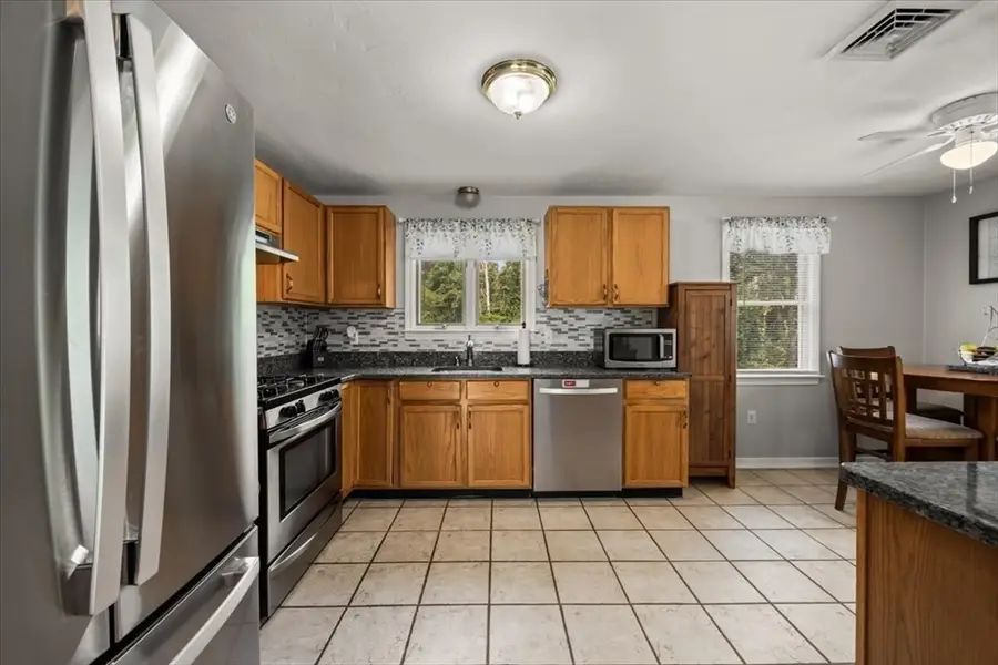 635 Dighton Ave, Taunton, MA 02780 - #2