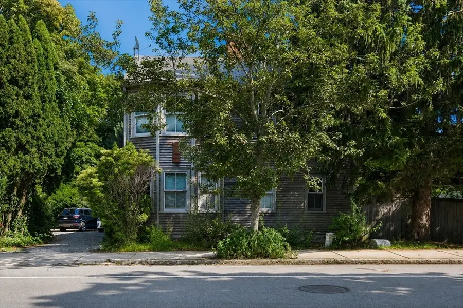 141 Hale St #2, Beverly, MA 01915 - #2