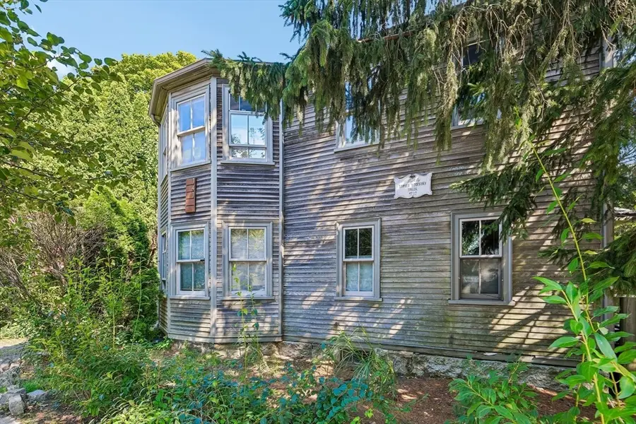 141 Hale St #2, Beverly, MA 01915 - #3