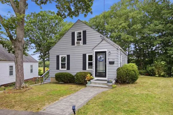 114 Clinton Rd, Weymouth, MA 02189