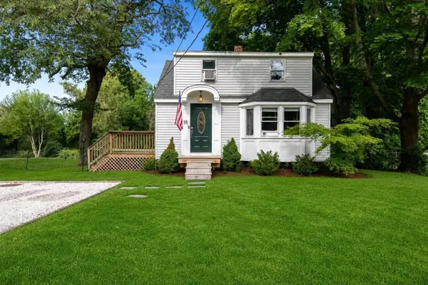 16 Pleasant St, Scituate, MA 02066