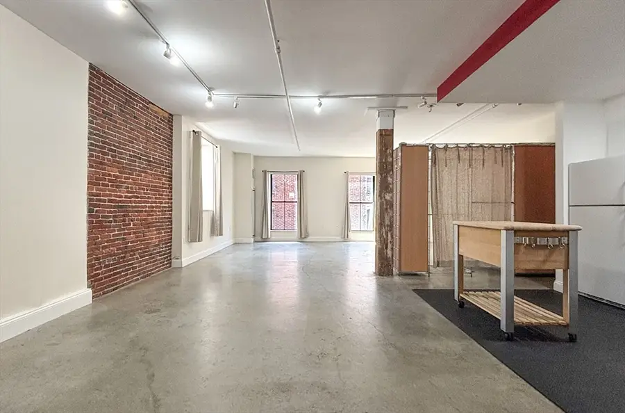 172 Middle St #303, Lowell, MA 01852 - #3