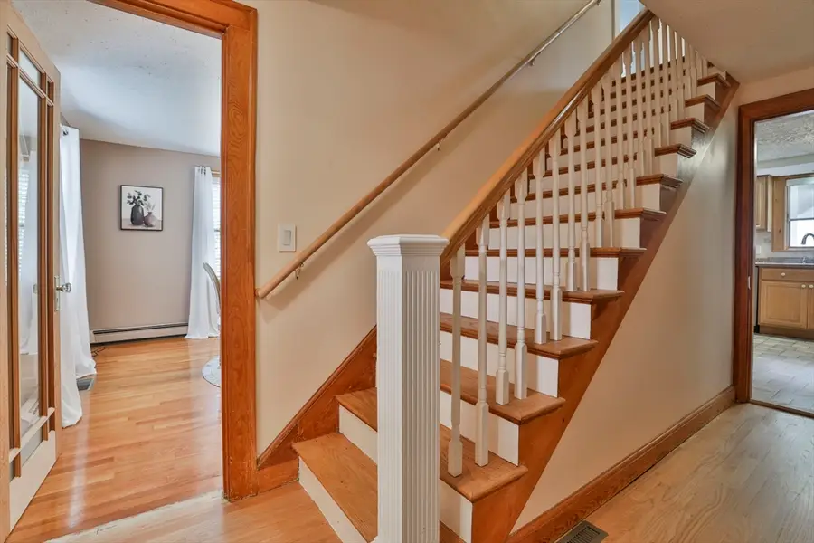 21 Preston St, Wakefield, MA 01880 - #3