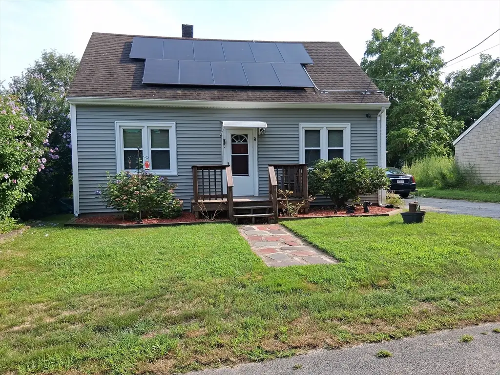 9 Velvet Ave, Westport, MA 02790 - #1