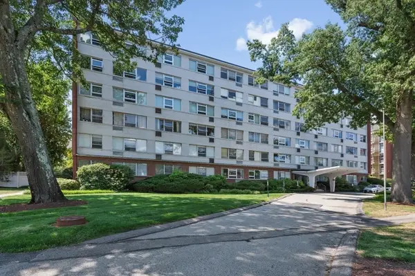 10 Hammond Pond Parkway #607, Newton, MA 02467