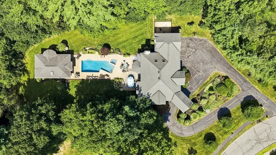 41 Spruce Rd., North Reading, MA 01864 - #3
