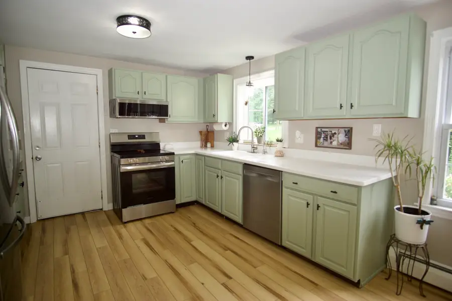 4 Williams Rd, Sturbridge, MA 01566 - #3
