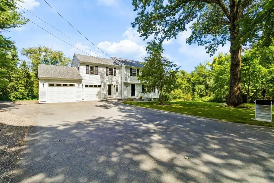 27 Maple St, Carlisle, MA 01741 - #3