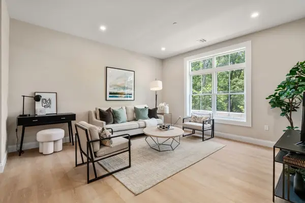 7 Cross St #201, Wilmington, MA 01887