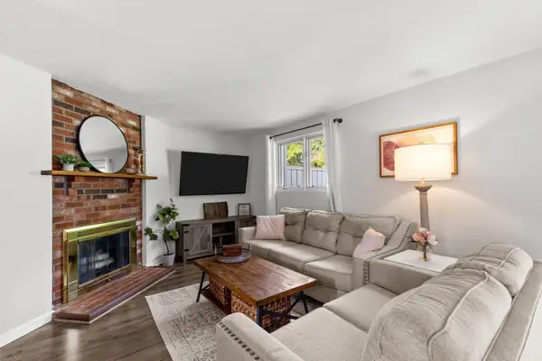 52 Liberty St #F3, Plymouth, MA 02360