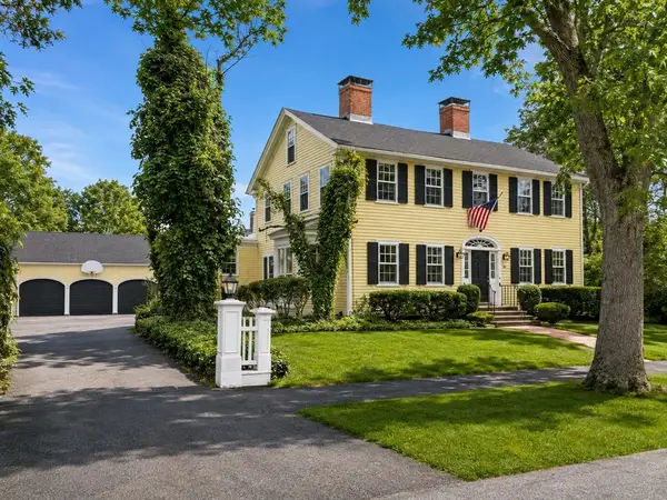 49 Salem St, Andover, MA 01810