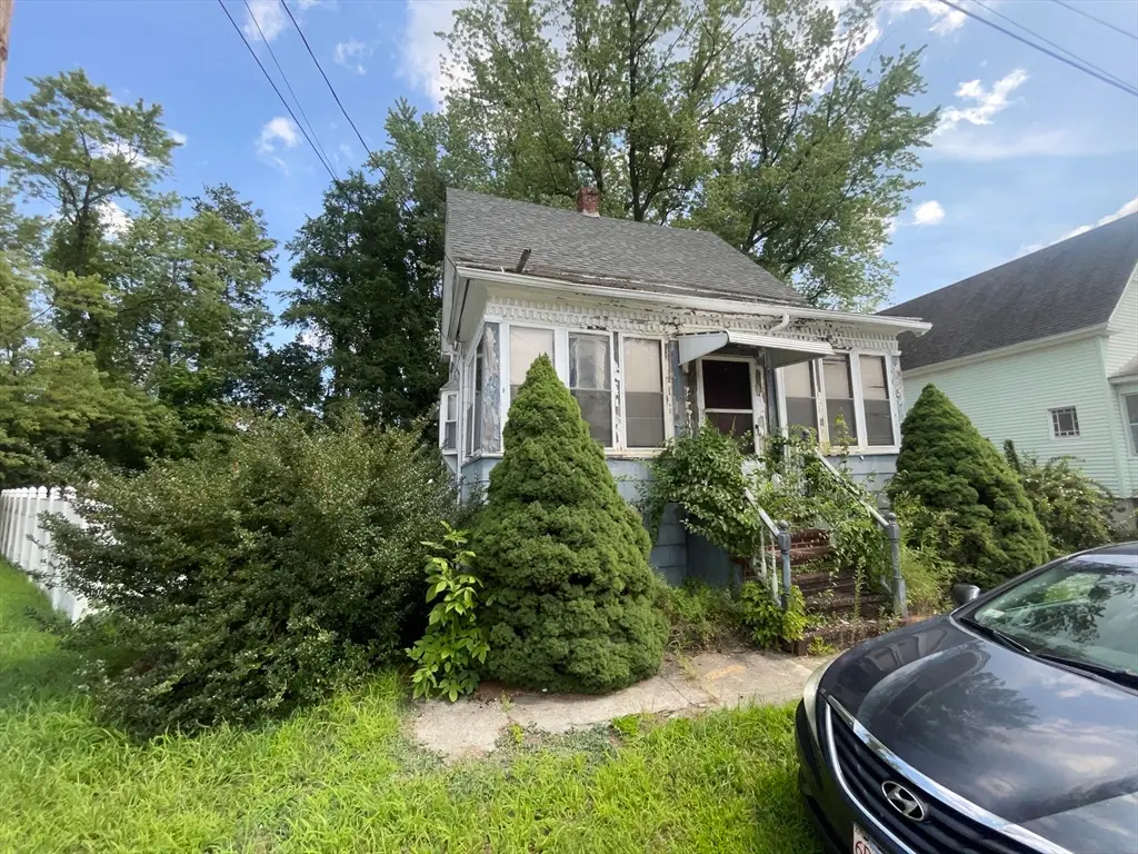9 Wilfred St, Methuen, MA 01844 - #1