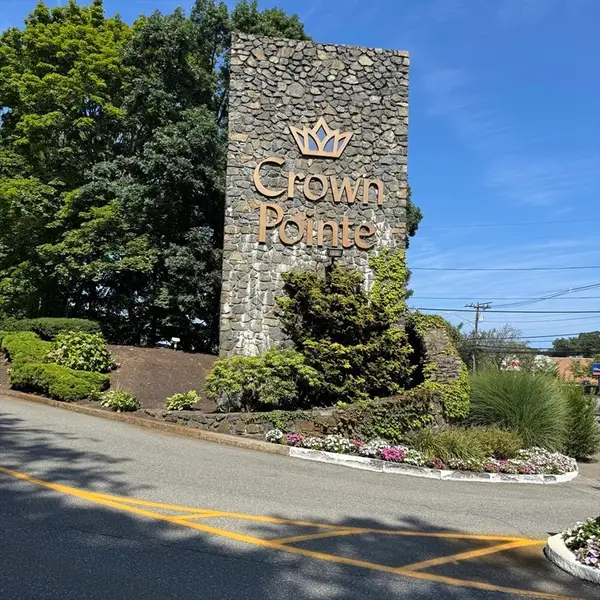 406 Paradise Rd #1C, Swampscott, MA 01907
