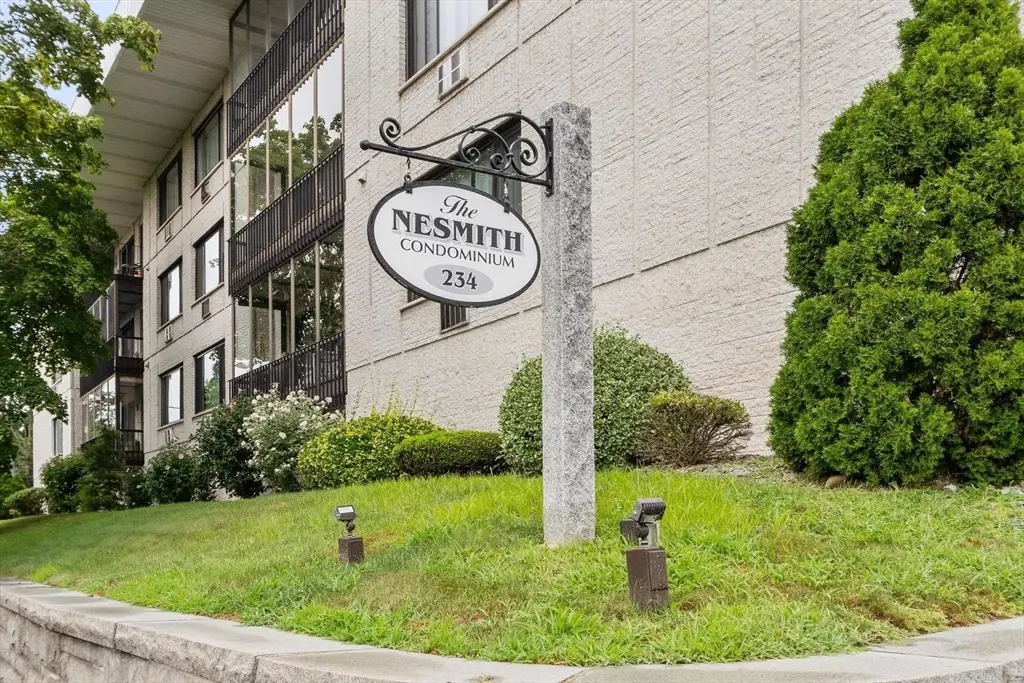 234 Nesmith St #24, Lowell, MA 01852 - #1