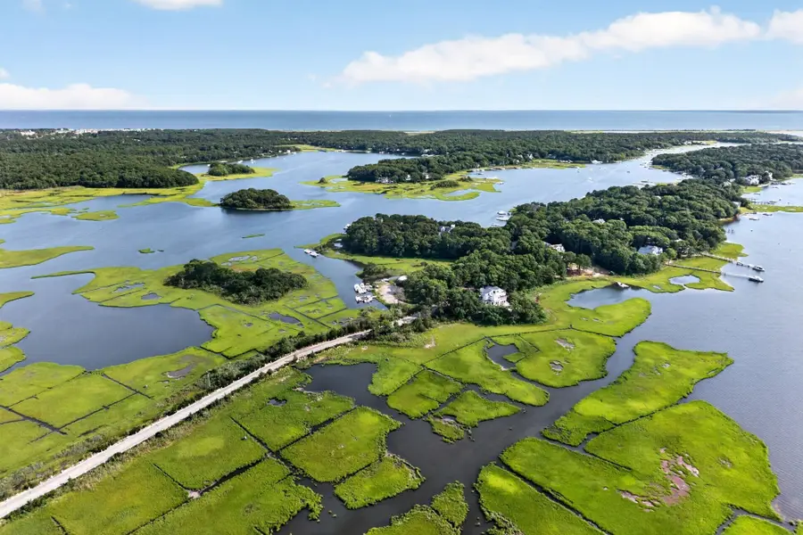 203 Monomoscoy Rd, Mashpee, MA 02649 - #2
