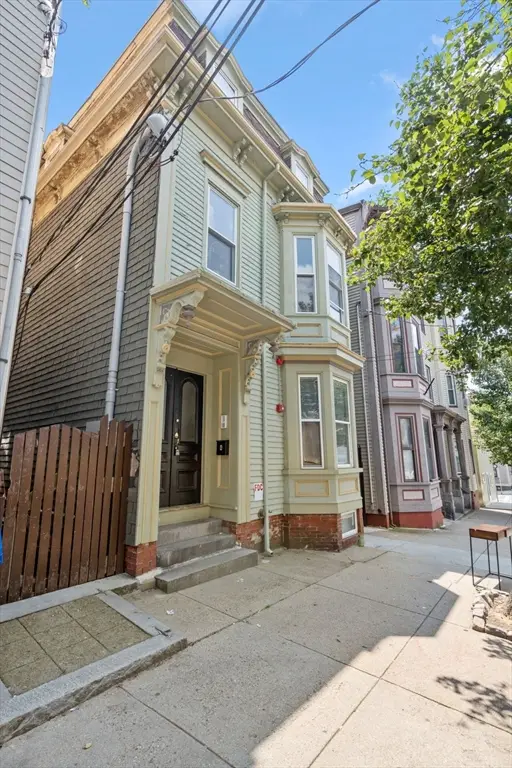 109 Eutaw Street, Boston, MA 02128