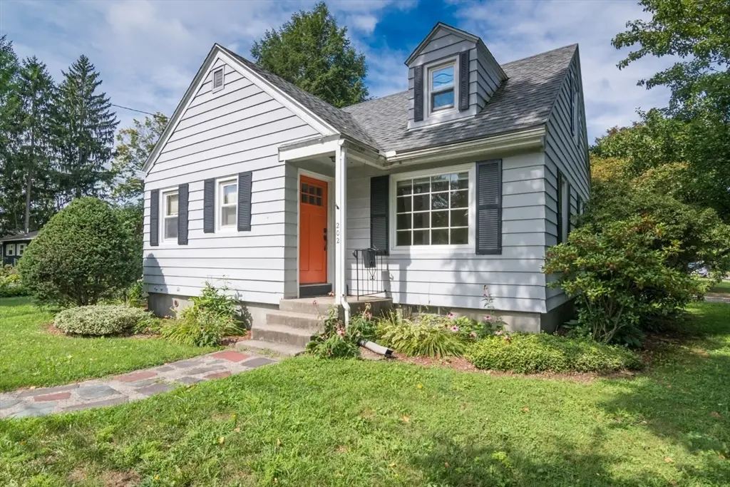 202 Jackson St, Northampton, MA 01060 - #1