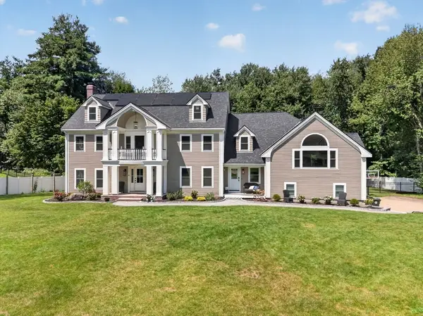 4 Fairway Dr, Andover, MA 01810