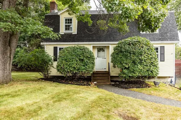27 Sylvanus Wood Ln, Woburn, MA 01801