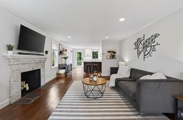 15 Pheasant Ln, Woburn, MA 01801