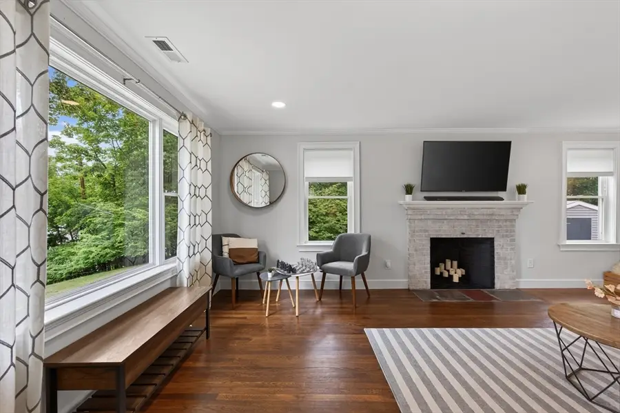 15 Pheasant Ln, Woburn, MA 01801 - #3