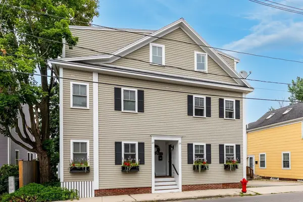 123-125 Water St #123, Newburyport, MA 01950