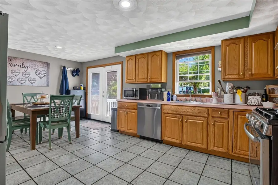 71 Hichborn St, Revere, MA 02151 - #3