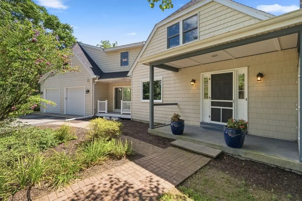 5 Locust St, North Reading, MA 01864 - #1