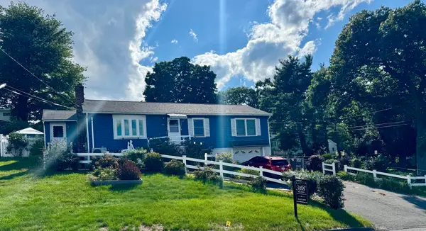 93 Marguerite St, Chicopee, MA 01020